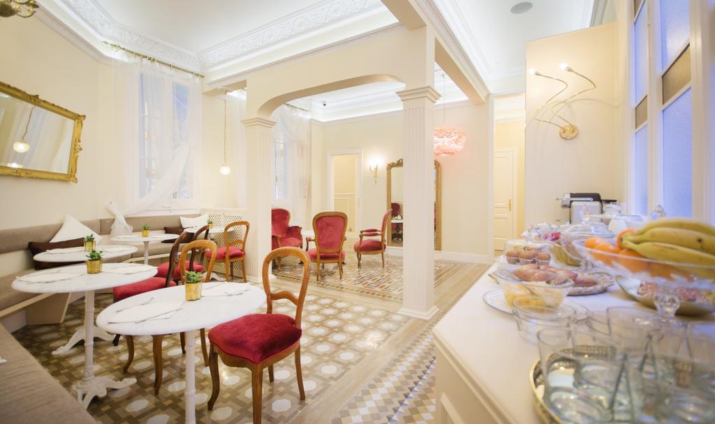 ברצלונה Anakena House Bed & Breakfast מראה חיצוני תמונה